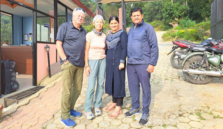 Bernhard und Gisela Bühler mit dem Ehepaar Dalakoti