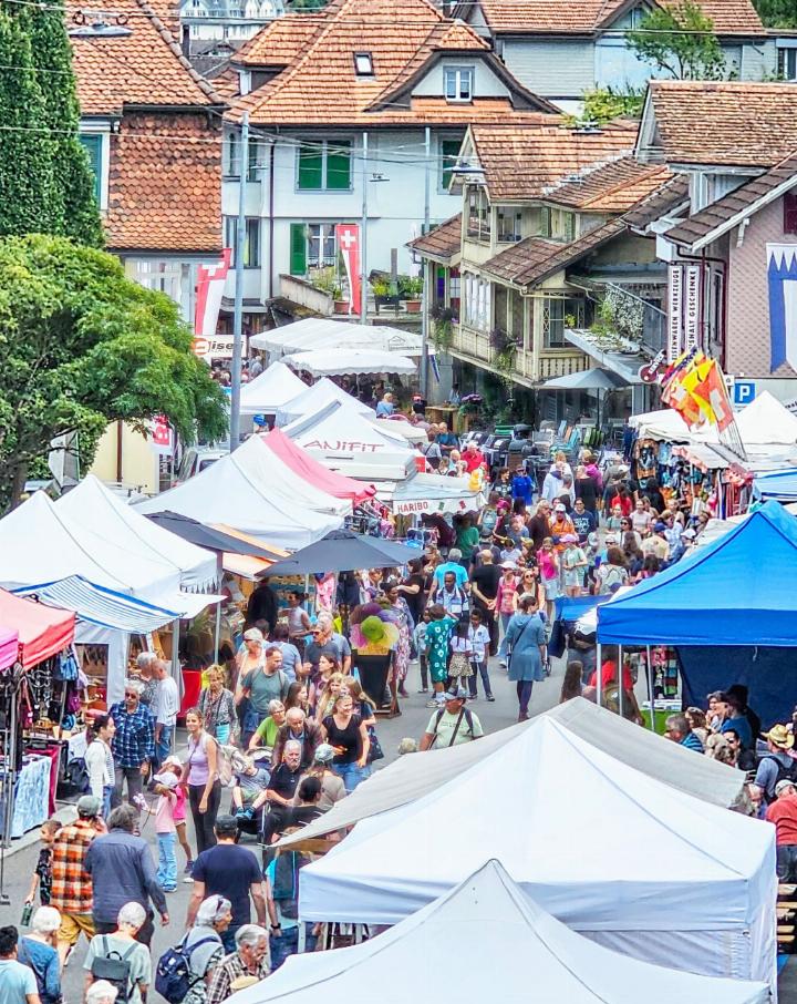 Der «Spiez-Märit» am Montag nach dem «Läset Sunntig». BILD: MARTIN NATTERER