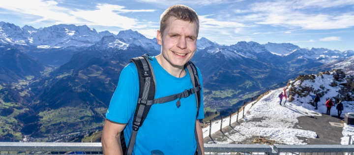 Michael Meyer erreicht den Gipfel des Niesen – und hat damit seinen 300. Lauf in dieser Saison realisiert.