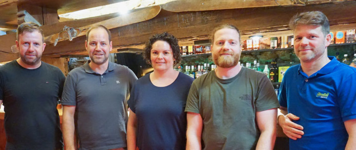 Der Vorstand (v.l.): Patrick Thomann (Beisitz), Beno von Kaenel (Präsident), Katrin Sury (Beisitz), Samuel Stähli (Beisitz) und Martin Grossen (Kassier) BILD: ANGELA KRENGER