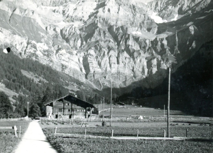 Das Bonderlen-Haus, wo Haris wohnten; hier sieht man alle Häuser, zuvorderst Nr. 4, dann 3, 2 und 1.