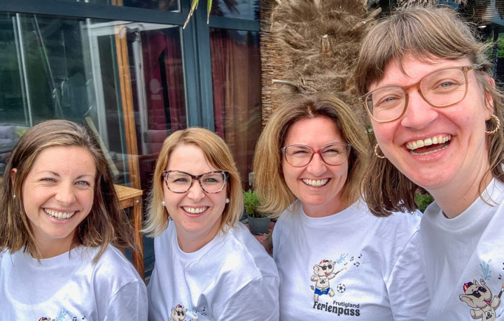 Das Ferienpass-Team beim Abschluss-Apéro BILD: ZVG