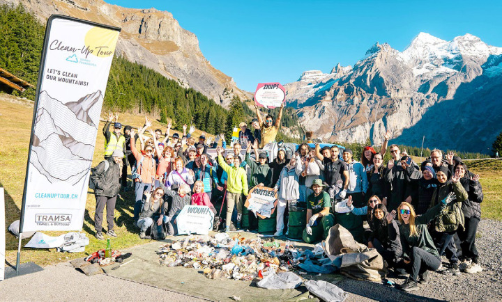 Mit Taschen und Greifzangen säuberten die Freiwilligen Wege und Wiesen. BILDER: ZVG