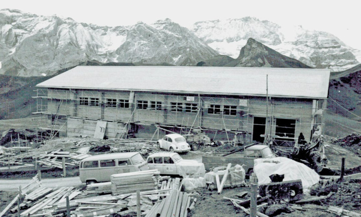 2: Blick auf die Baustelle für die Bergstation vor 50 Jahren: Im Winter 1974 / 1975 nahm die neue Bahn den Betrieb auf.