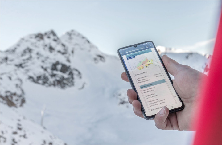 Kann die Piste geöffnet werden? Die Daten der WAC.3®-Software auf dem Handy erleichtern den Pistenchefs solche Entscheidungen. BILD: ZVG