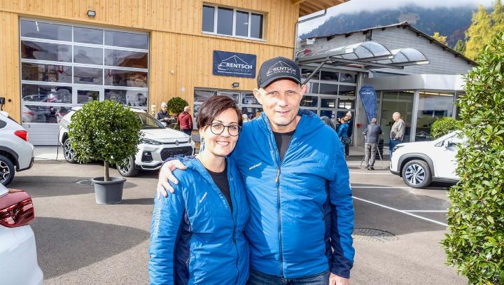 Priska und Daniel Trachsel waren überwältigt vom Besucheraufmarsch. BILD:MICHAEL SCHINNERLING