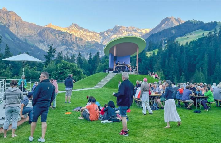 George Müller und seine Band traten zum zweiten Mal im Pavillon des Freibads auf. BILD: RK