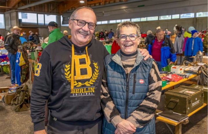 Die Organisatoren Urs und Theres Kallen wurden von allen Händlern für ihre Arbeit gelobt. «Wir haben 50 Prozent Stammverkäufer, 50 Prozent sind jeweils neue Anbieter», berichtete Urs Kallen. «So ist immer eine gute Auswahl gewährleistet.» Seine Frau Theres war mit ihrem Team für die Festwirtschaft zuständig.