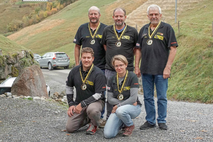 Das Krattiger Team mit (hinten v. l.) Christian Kummer, Theo Balmer und Jürg Schick sowie (vorne v. l.) Markus Indermühle und Alexandra Loat.