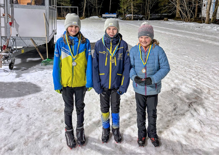 Die schnellsten U12-Langläuferinnen (v. l.): Livia Künzi, Anja Schertenleib und Nora Emma Schärer